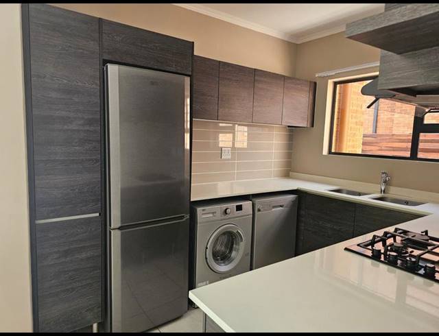 3 BEDROOM PROPERTY TO RENT IN OLIVEDALE